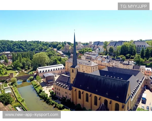 卢森堡出其不意地逆袭，展现实力优势，为什么卢森堡这么有钱