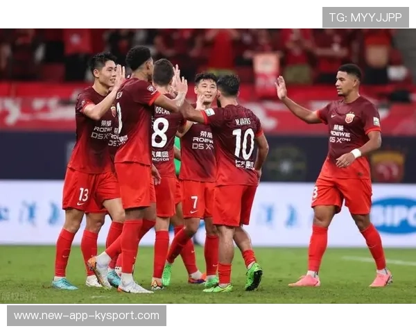 国足新秀表现抢眼，未来可期，国足新帅下周到位