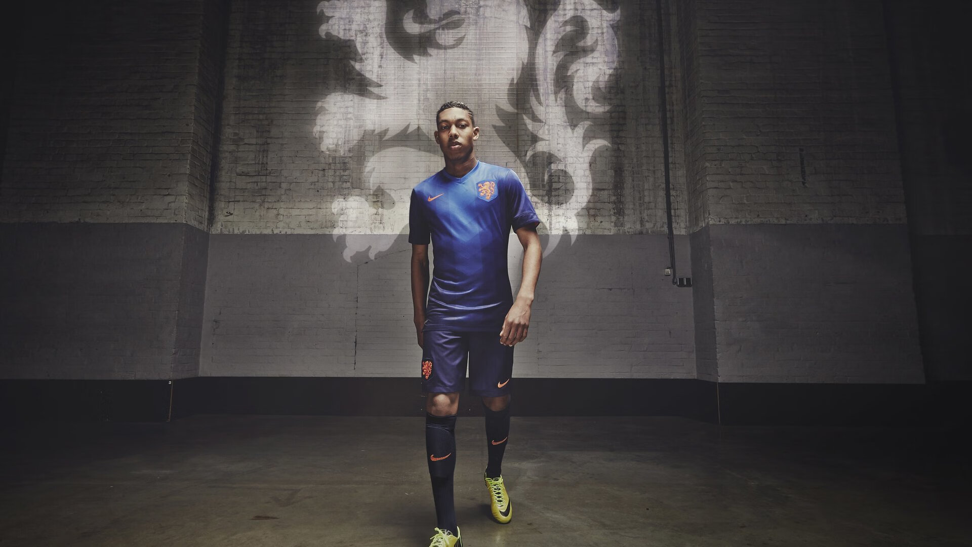 中国足球职业俱乐部加强梯队联动机制，职业足球队梯队试训